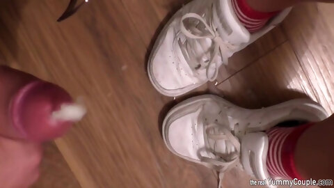 Petite Milf Quick Fuck And Cum On Sneakers 13 Min