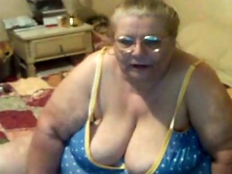 Look at this horny blonde grandma. She is a slutty obese whore and wants a guy to fuck her from behind and that's why she shows her butt on webca